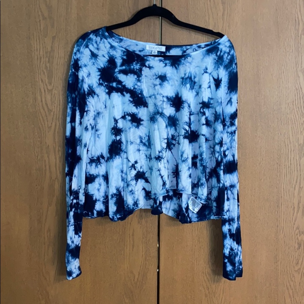 💙🤍Tie Dye Shirt🤍💙
